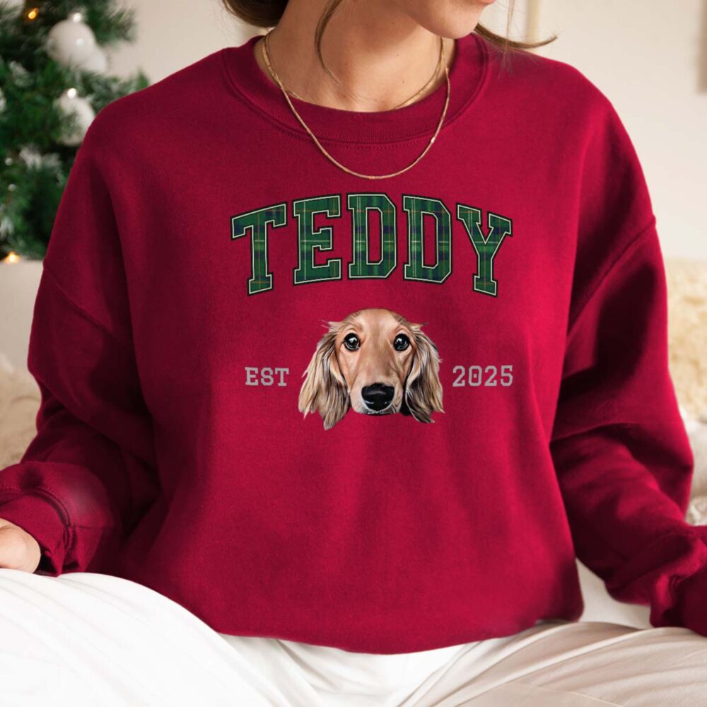 Personalisierter Pullover mit Haustier-Porträt, Namen und Jahr – College Design Personalisierter Pullover mit Haustier-Porträt, Namen und Jahr – College Design