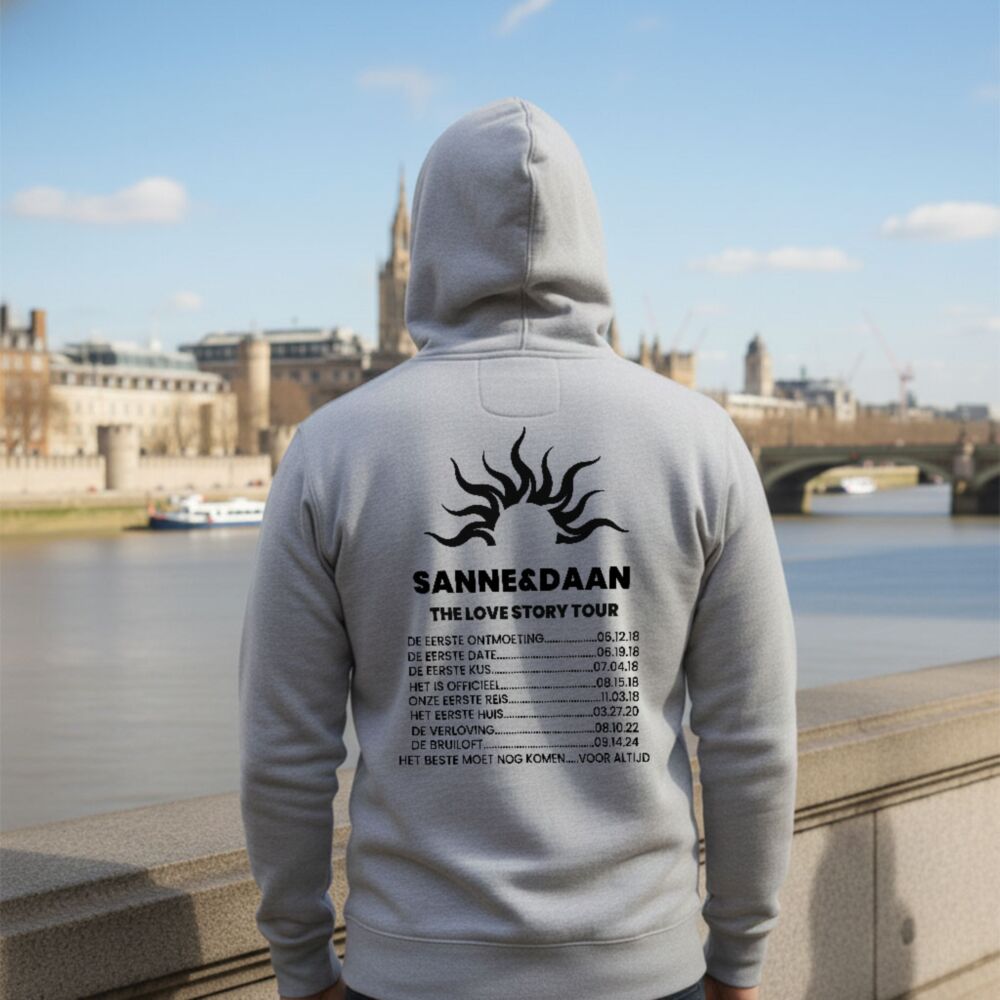 Personalisierbarer Kapuzenpullover im Tour-Stil mit Namen und Daten