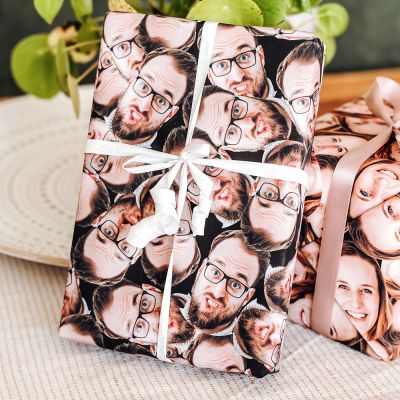 Inpakpapier met vele gezichten Inpakpapier met vele gezichten
