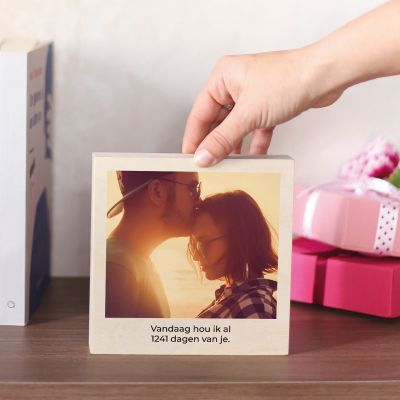 Valentijnscadeau voor hem Vierkantige foto op hout met tekst