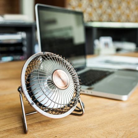 USB bureauventilator in brons