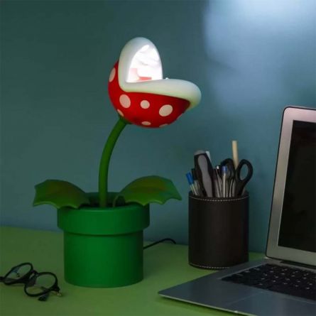 Super Mario piranha-plant lamp