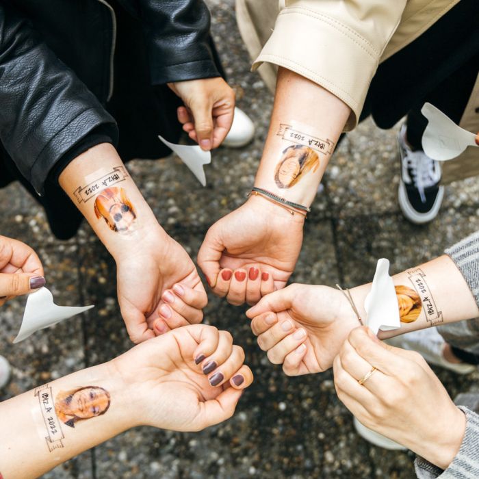 modder Tegen de wil Vooruitgaan Gepersonaliseerde Nep Tattoos met Foto en Banier set van 4 | snelle levering modder Tegen de wil Vooruitgaan Gepersonaliseerde Nep Tattoos met Foto en Banier set van 4 | snelle levering