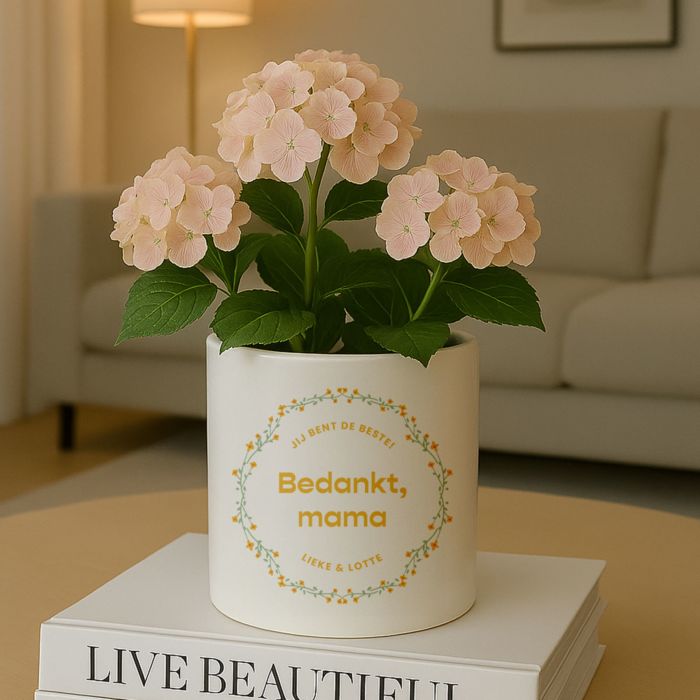 Gepersonaliseerde bloempot met tekst en krans