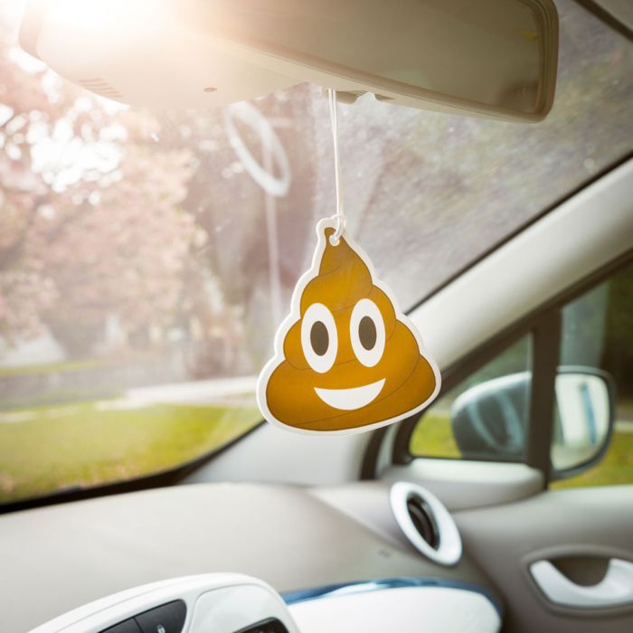 cadeau-idee-emoji-poop-luchtverfrisser-voor-de-auto