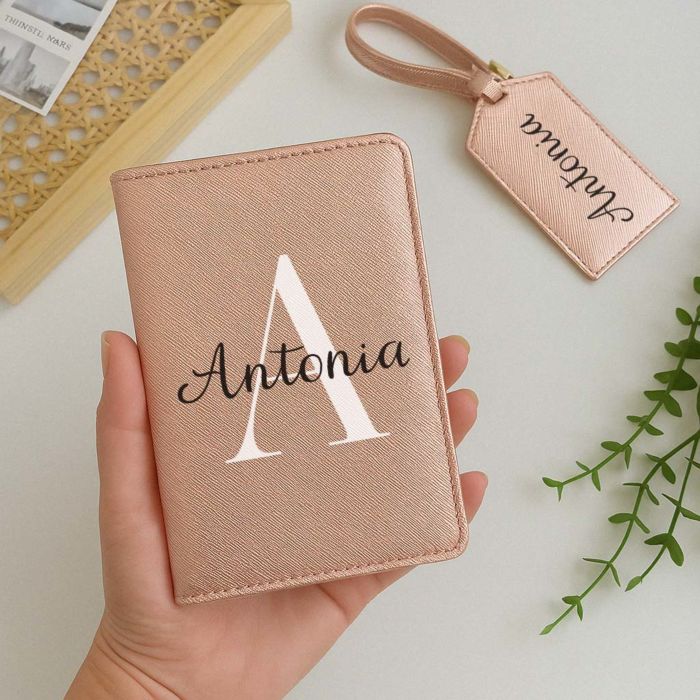 Gepersonaliseerde paspoorthoes en kofferlabel met monogram