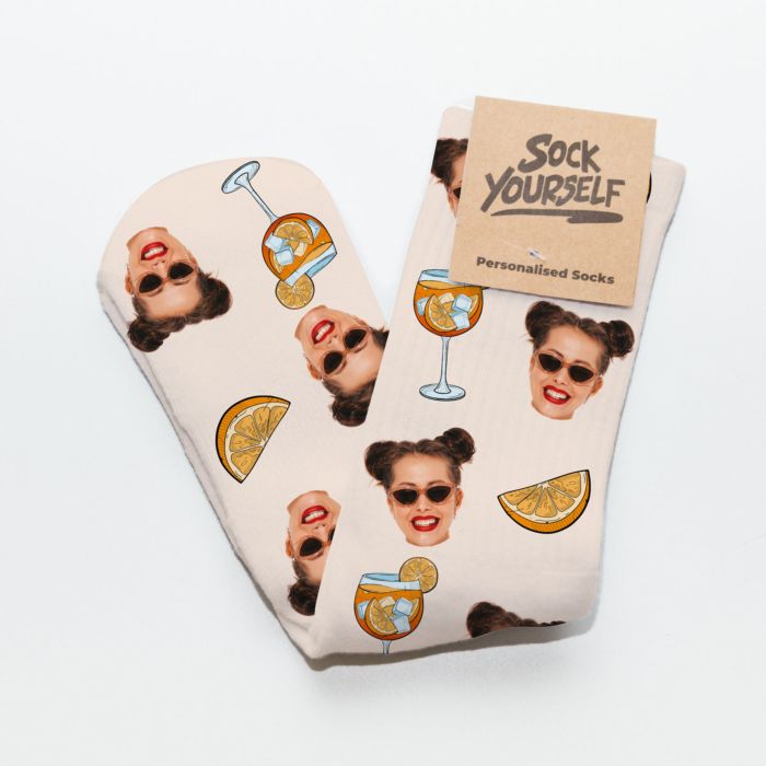 Personalisierbare Aperol Socken mit Gesicht - Design - BG Remove
