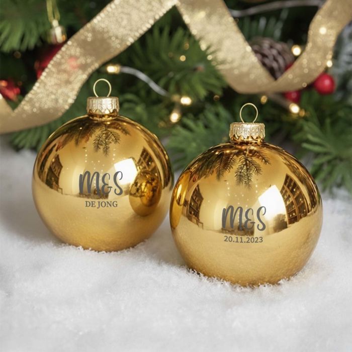 Gepersonaliseerde kerstbal set van 2 met monogram