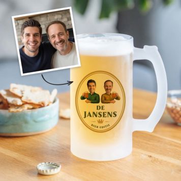 Gepersonaliseerde bierpul met twee gezichten en logo
