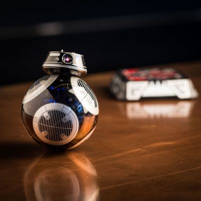 Fun & Games - Sphero app gestuurde Star Wars BB-9E droid
