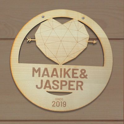 Personaliseerbare deurplaat in hart vorm met tekst Personaliseerbare deurplaat in hart vorm met tekst